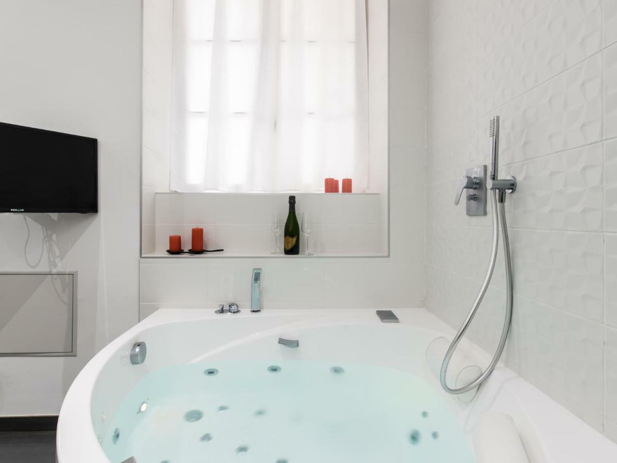 Luxury Studio & Spa-Lyon Centre Luaran gambar