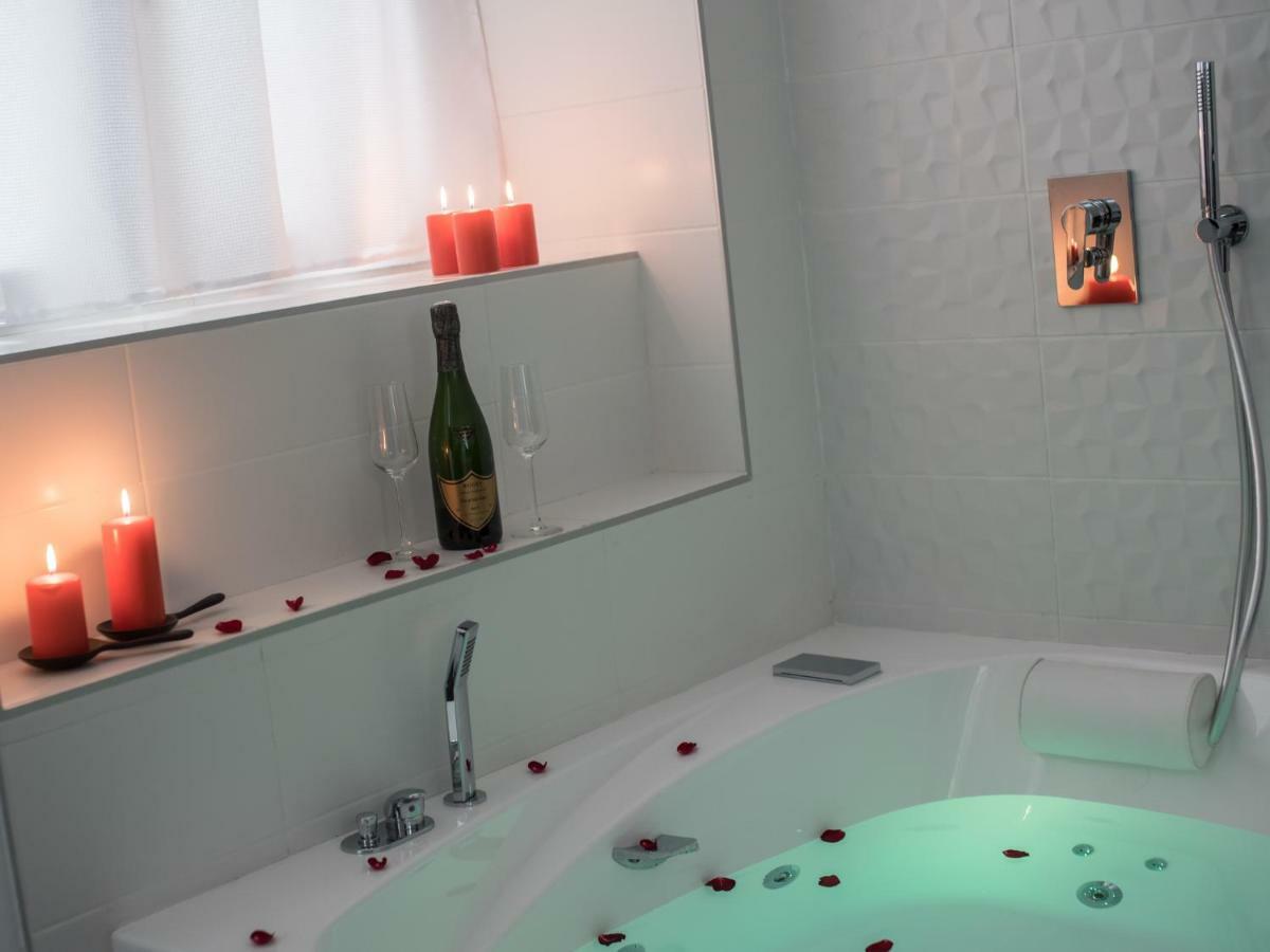 Luxury Studio & Spa-Lyon Centre Luaran gambar